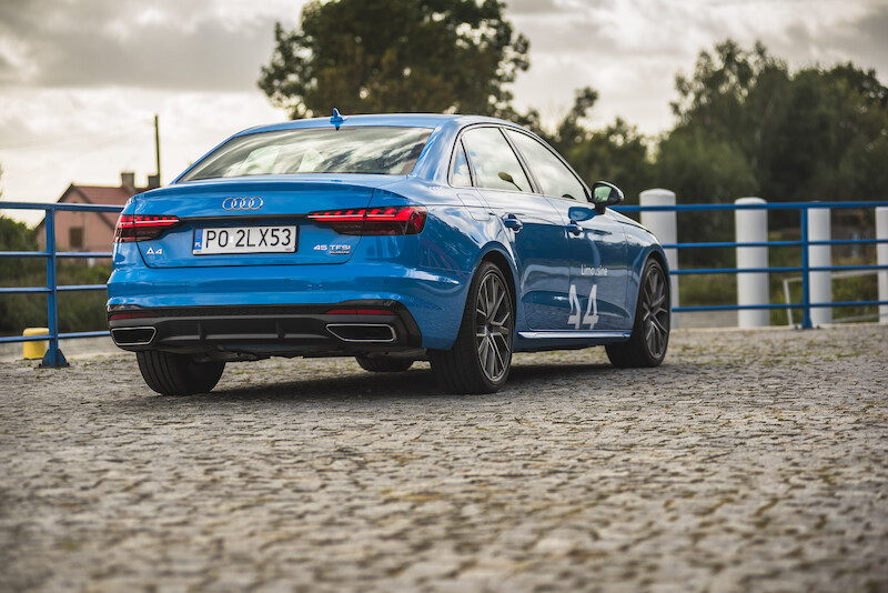 Audi A4 Limousine
